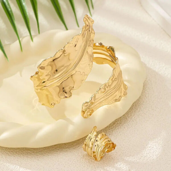Anillo y Pulsera Adaptables a Juego con Diseño de Hojas Doradas - Imagen 3