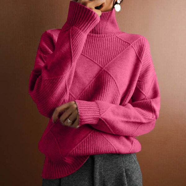 Suéter Holgado de Mujer tipo Pull Over – Cuello Alto y Diseño de Rombos - Imagen 3