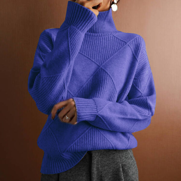 Suéter Holgado de Mujer tipo Pull Over – Cuello Alto y Diseño de Rombos - Imagen 10